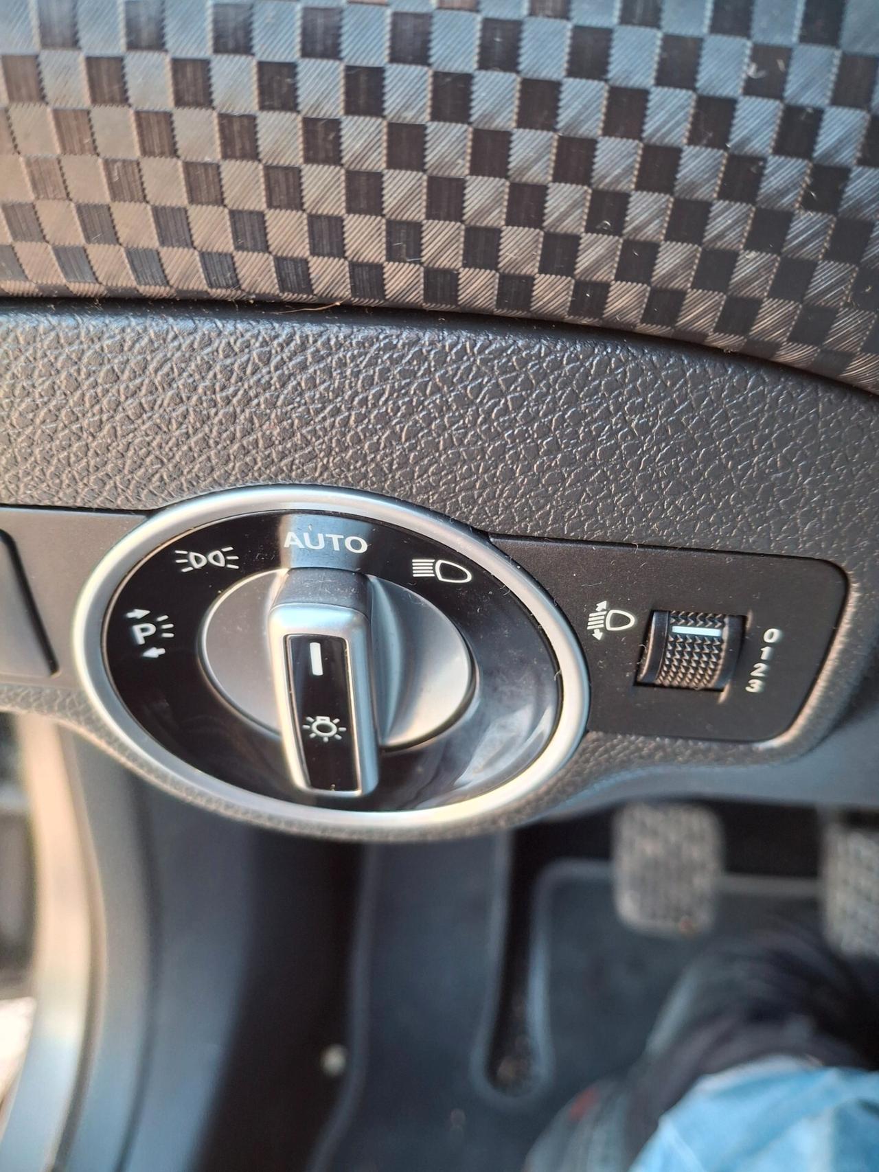 Mercedes-benz A 200 d Premium