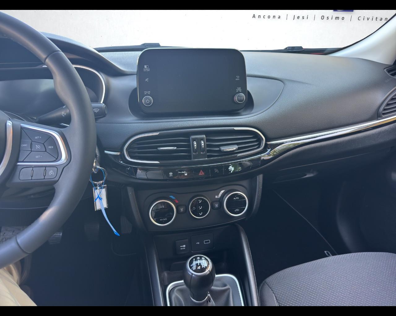 FIAT Tipo (2015-->) - Tipo 1.0 5 porte