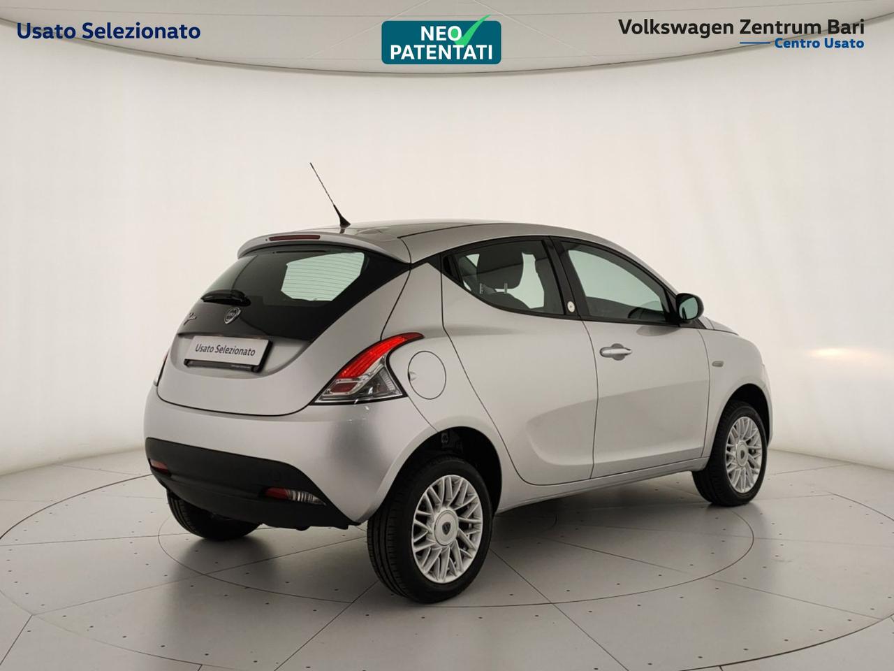 Lancia Ypsilon 0.9 t.air gold ecochic metano 80cv
