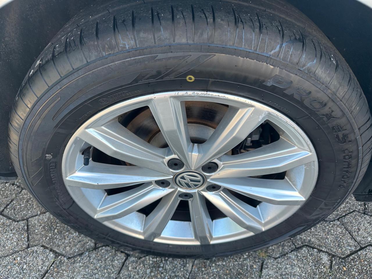 Volkswagen Passat Variant 1.6 TDI SCR DSG Business BMT