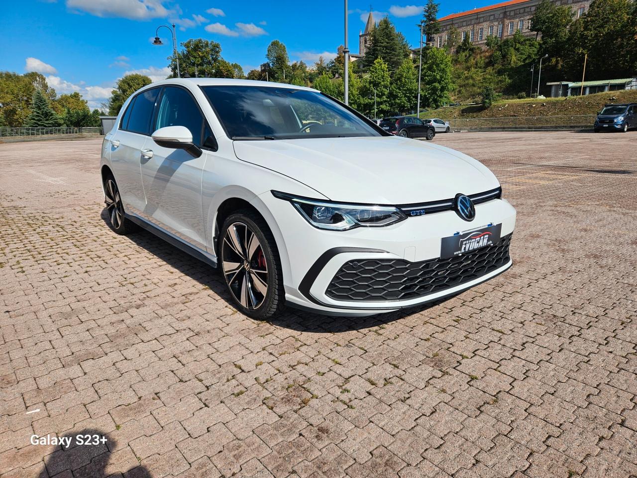 Volkswagen Golf GTE HYBRID elettrica/benzina