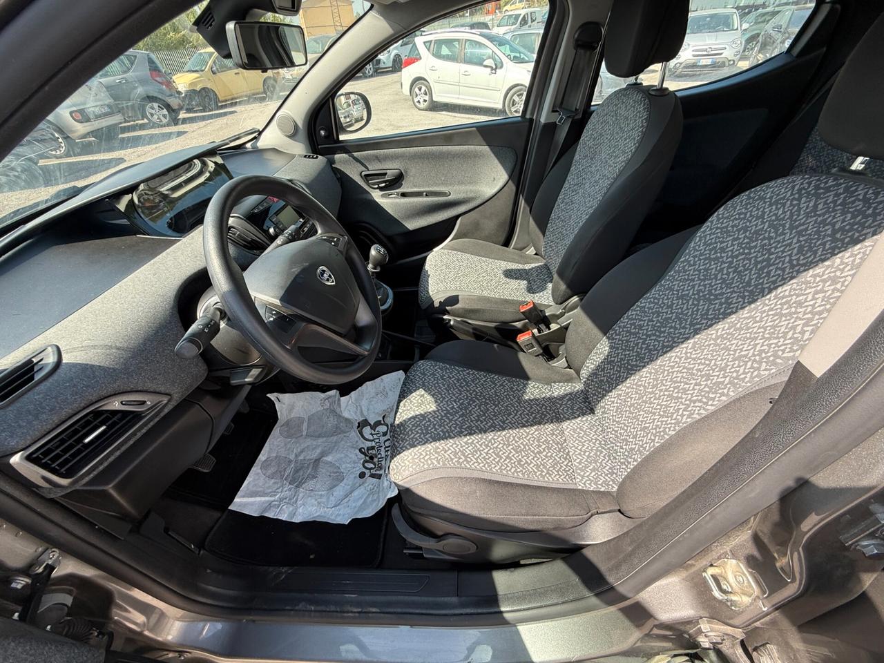 Lancia Ypsilon 1.0 FireFly 5 porte S&S Hybrid Ecochic UnYca