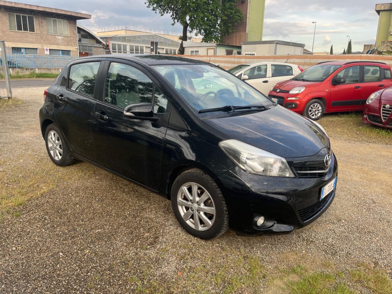 Toyota Yaris 1.0 5 porte Lounge 2012