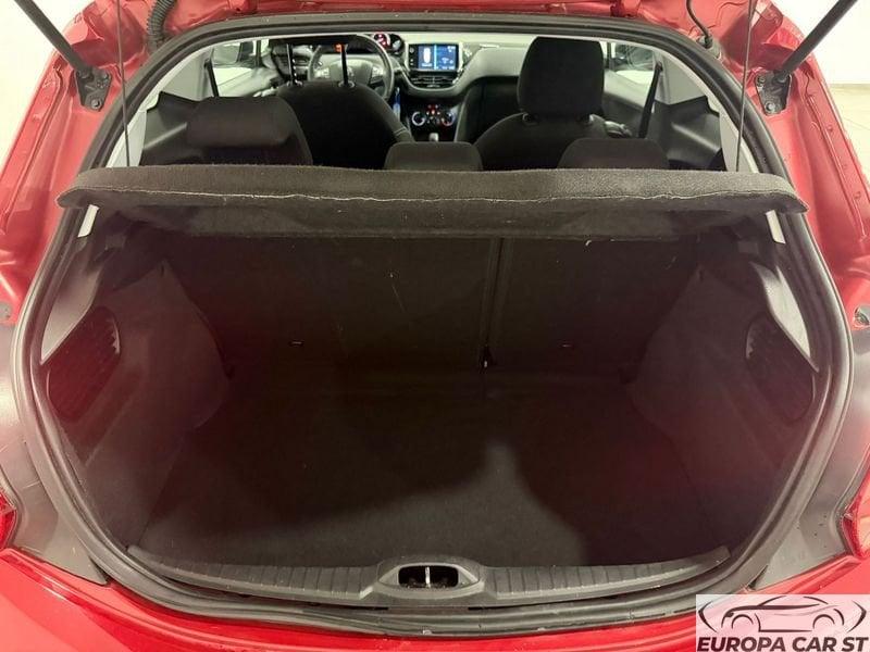 Peugeot 208 Touch PureTech 82cv