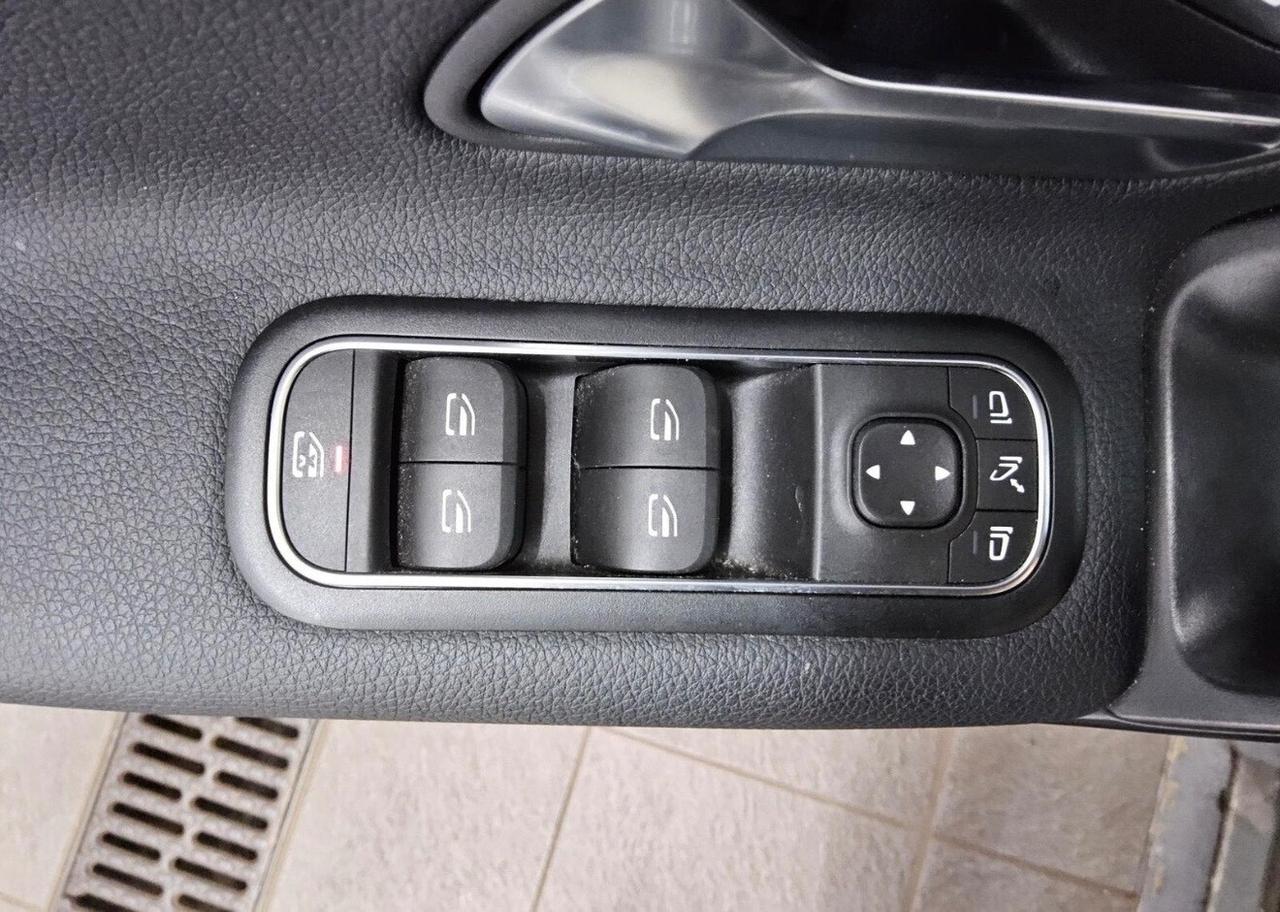 Mercedes-benz A 180Benzina Automatic Sport plus Led camera