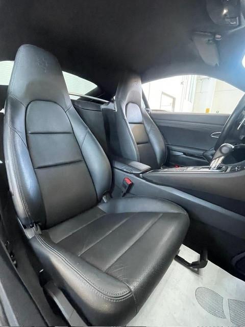 Porsche Cayman 2.7