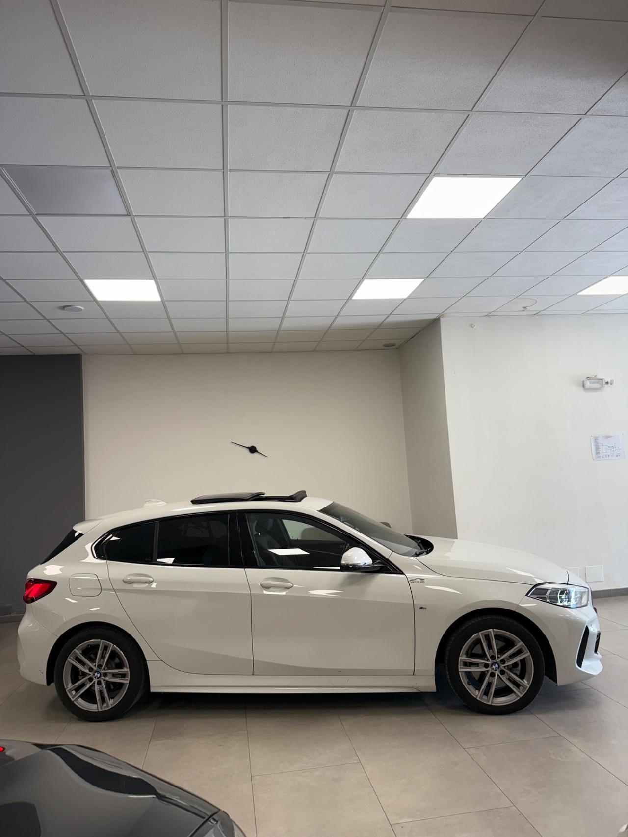 Bmw 116 116d 5p. Msport