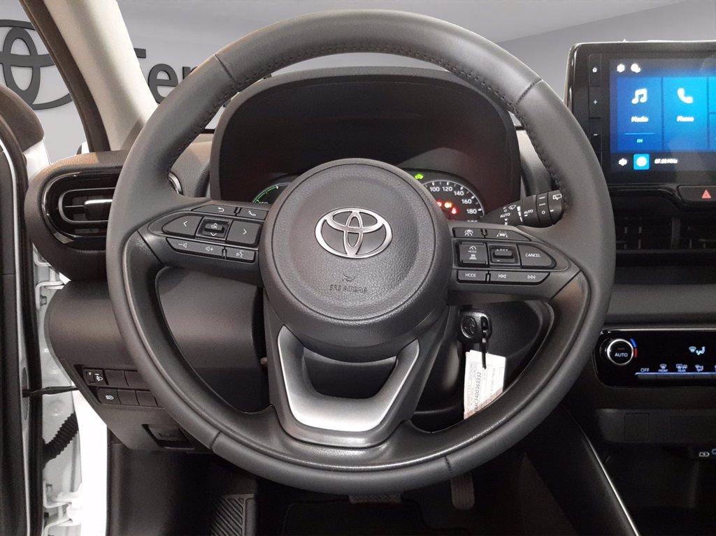 TOYOTA Yaris 1.5h active del 2025