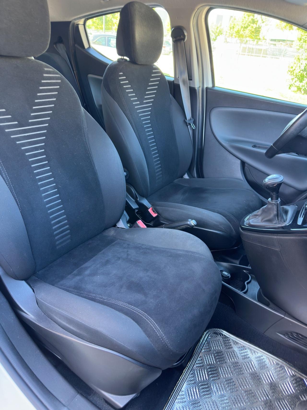 Lancia Ypsilon 0.9 TwinAir 85 CV 5 porte S&S DFN Platinum