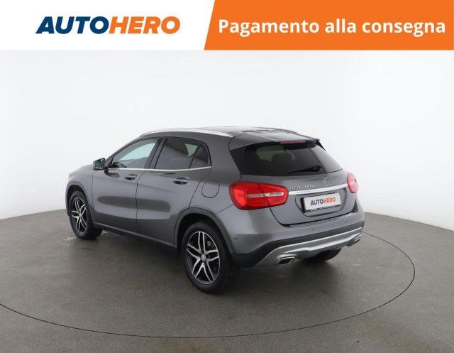 MERCEDES-BENZ GLA 200 d Automatic Sport