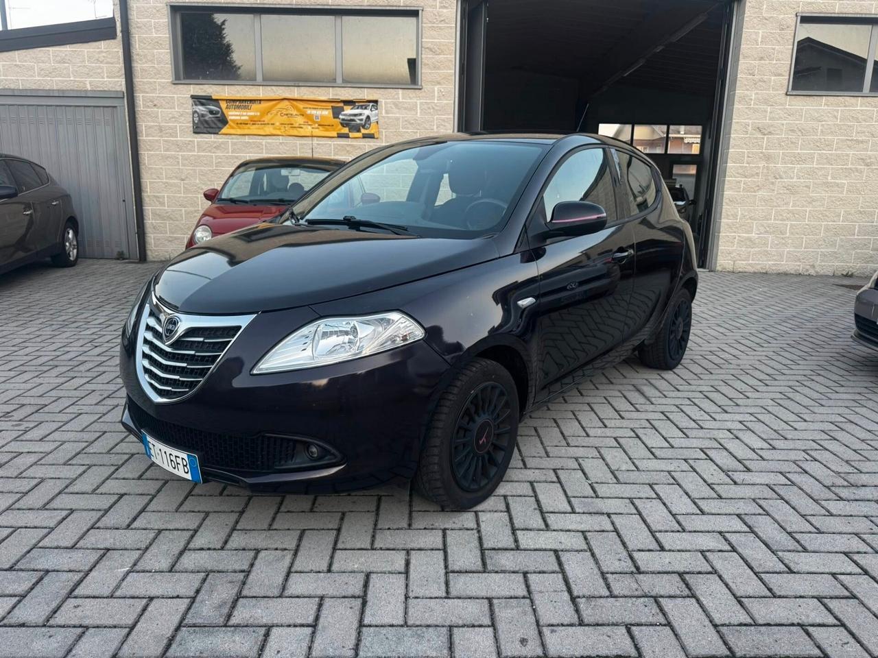 Lancia Ypsilon 1.2 69 CV 5 porte S&S Platinum