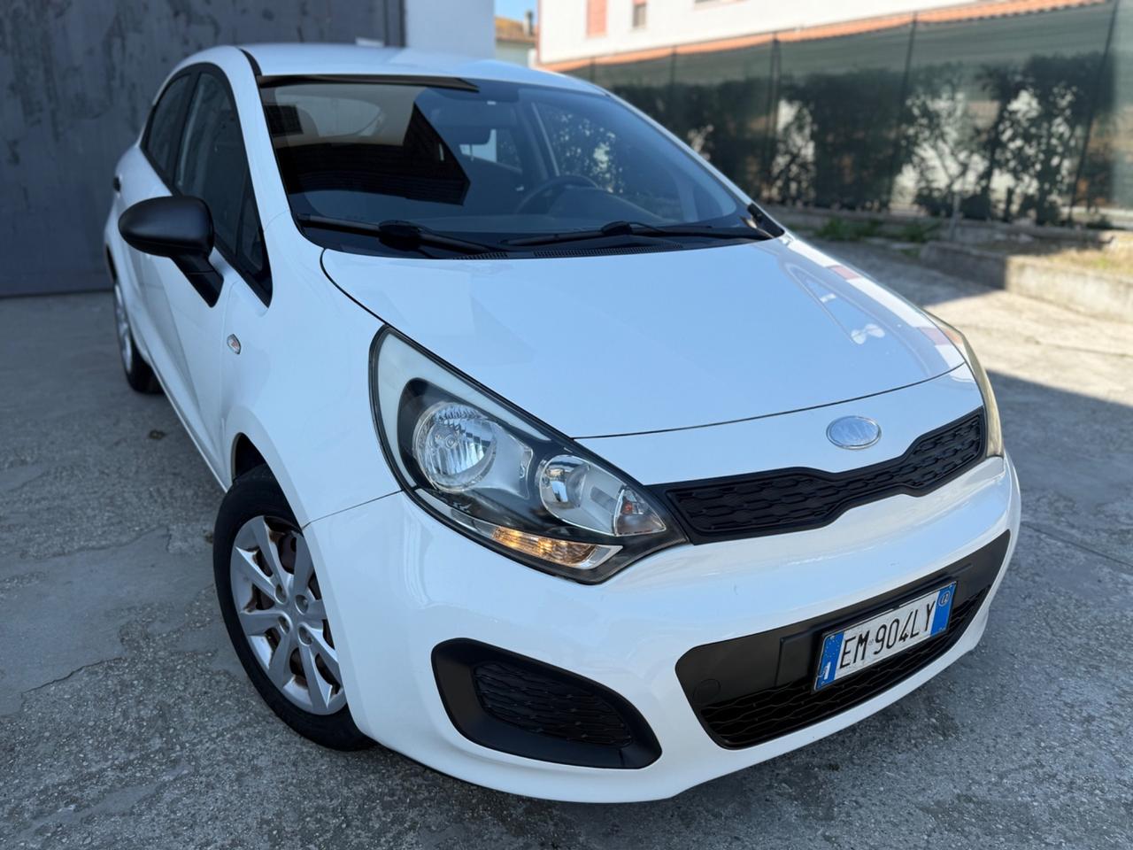Kia Rio 1.1 CRDi 6 Marce NEOPAT. 2012 UNICO PROP.