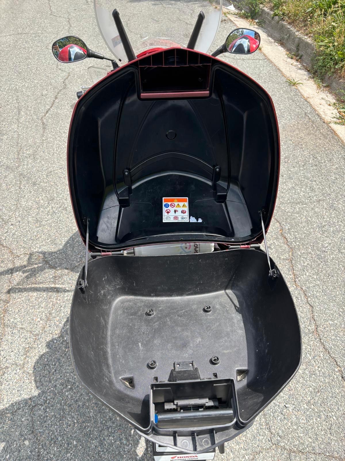 Honda SH 300 i - ABS - KEYLESS