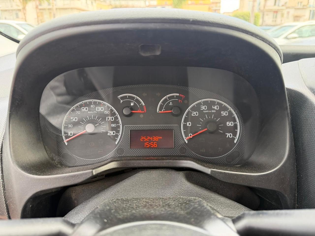 Fiat Qubo 1.3 MJT 95 CV Trekking