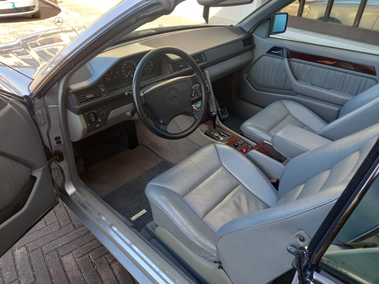 Mercedes-benz E 220 Cabrio 22