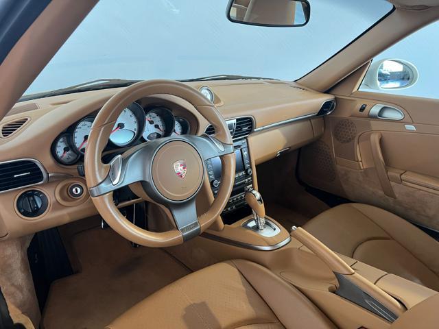 PORSCHE 911 Carrera S Coupé SERVICE PORSCHE