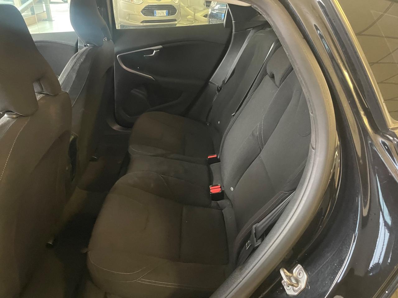 Volvo V40 D2 1.6 Momentum - Nessun vincolo -