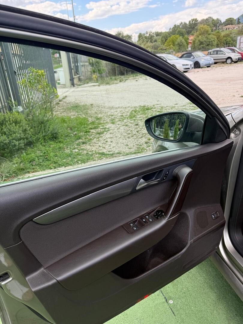 VOLKSWAGEN PASSAT 7" SERIE