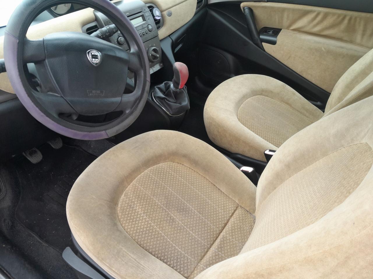 Lancia Ypsilon 1.2 Oro