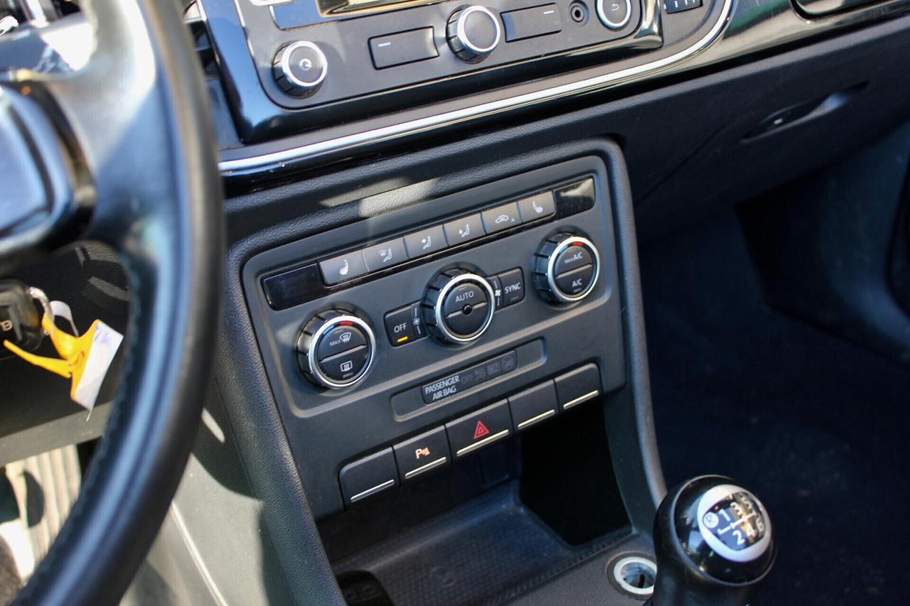 Volkswagen Maggiolino Cabrio 1.2 TSI Design 105CV NAVY PLUS SEDILI RISCALDATI