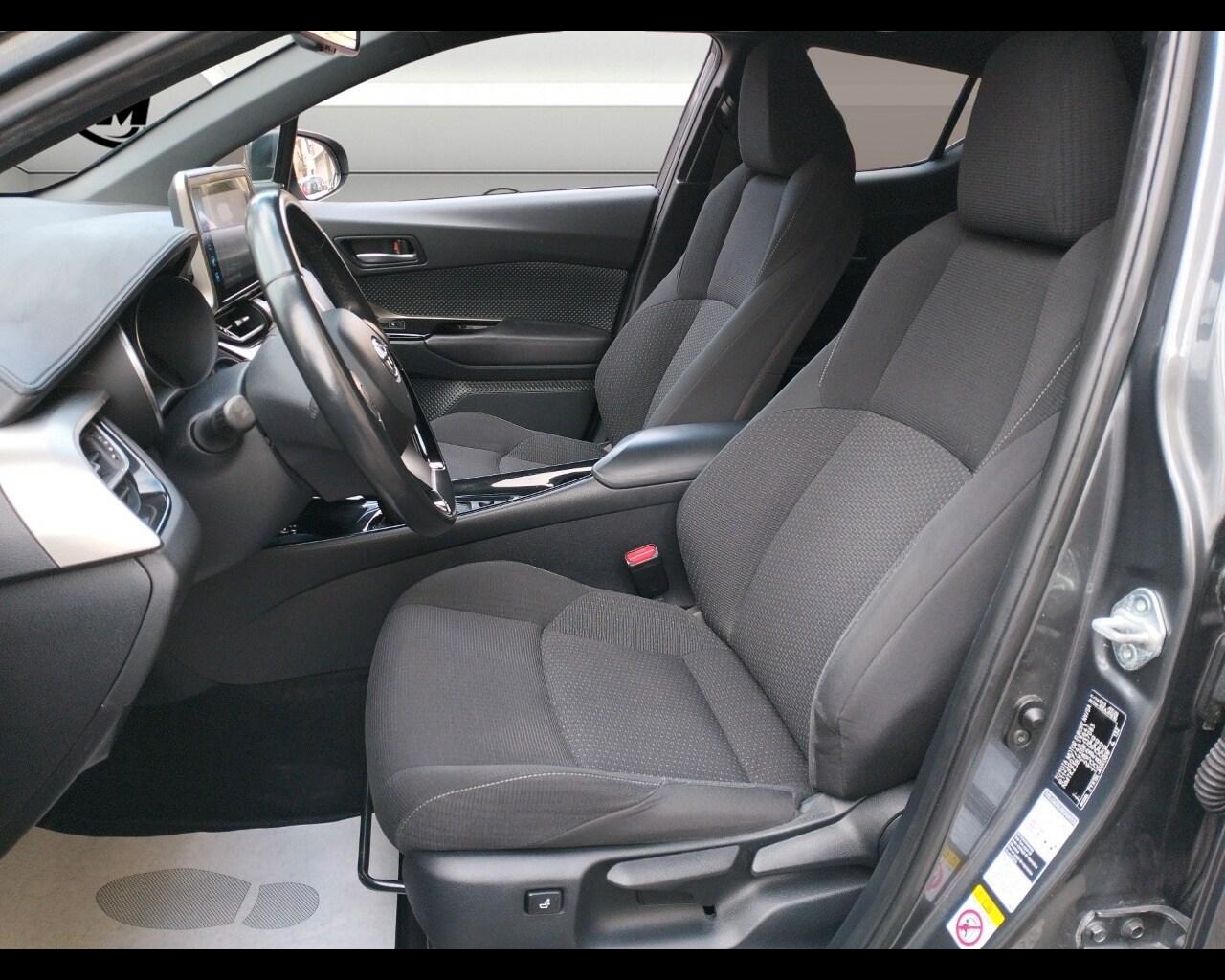 TOYOTA C-HR (2016-2023) C-HR 1.8 Hybrid E-CVT T...