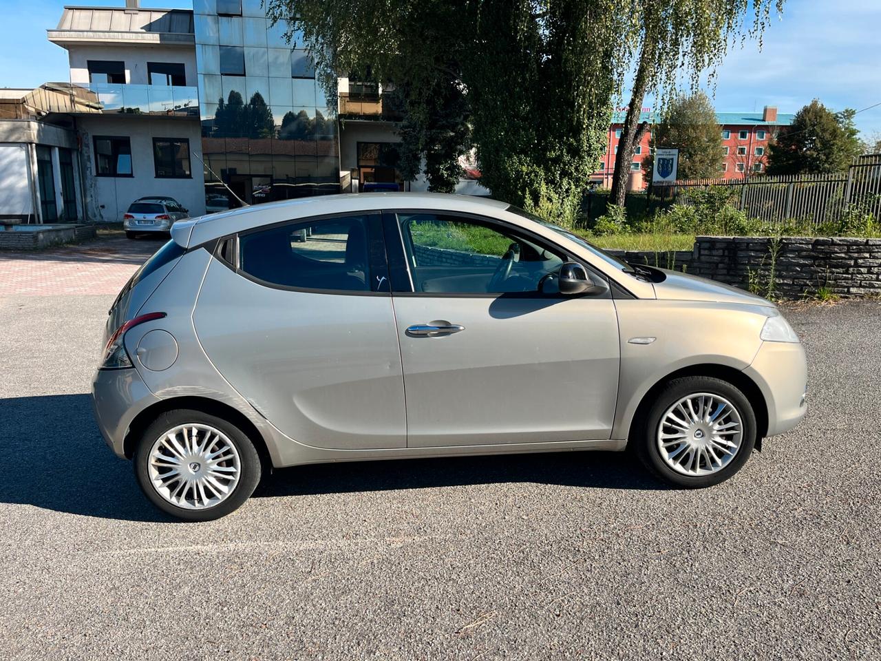 Lancia Ypsilon 1.2 69 CV 5 porte S&S Silver