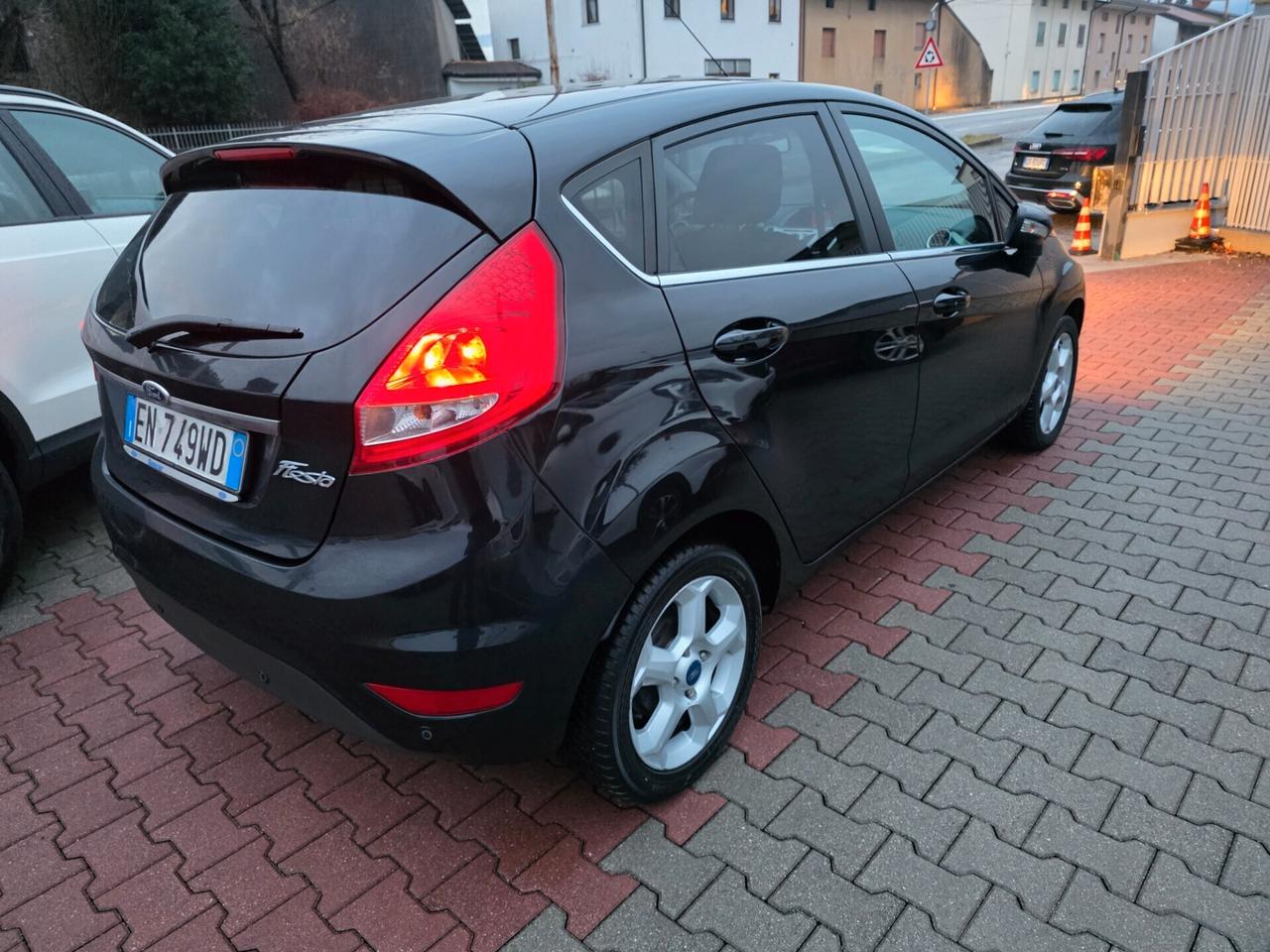 Ford Fiesta 1.2B unico proprietario garantita 12M