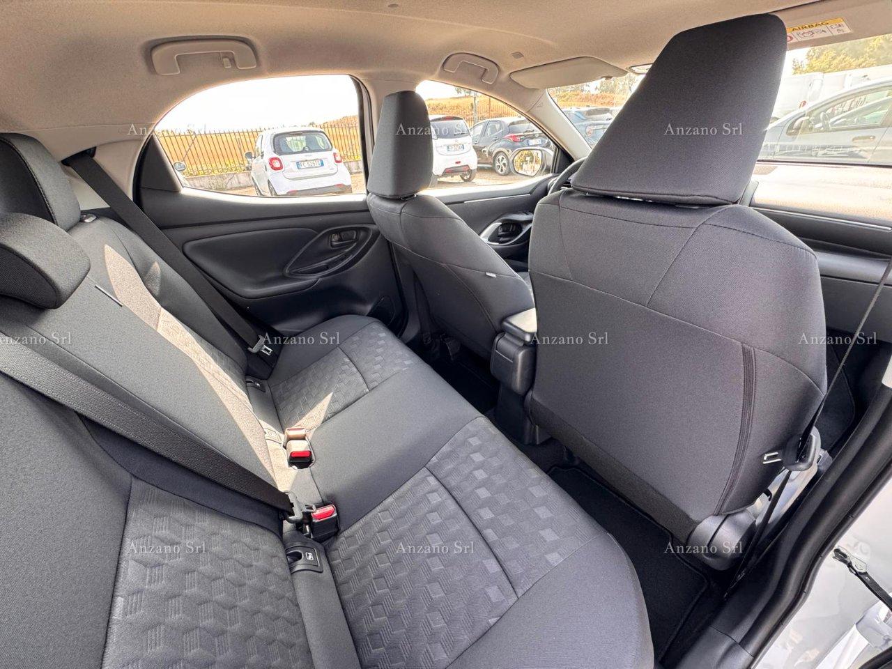 Toyota Yaris 1.5h 115 Icon NEOPATENTATI "PREZZO REALE NON LEGATO A FINANZIARIA"