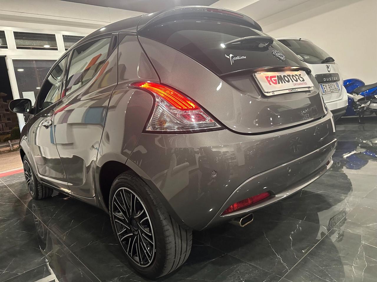 Lancia Ypsilon 1.0 FireFly 5 porte S&S Hybryd Gold