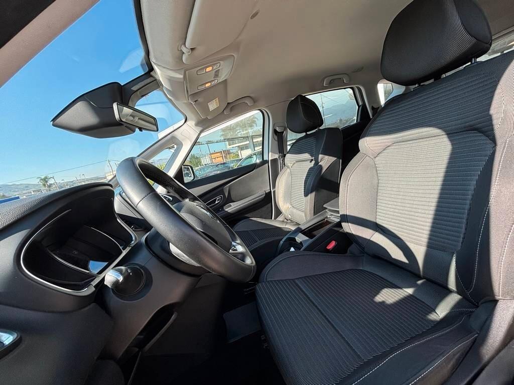 Renault Scénic Blue 120 CV 2019 / 185.000 KM Tua a soli 79 Euro al mes e condizioni pari al nuovo