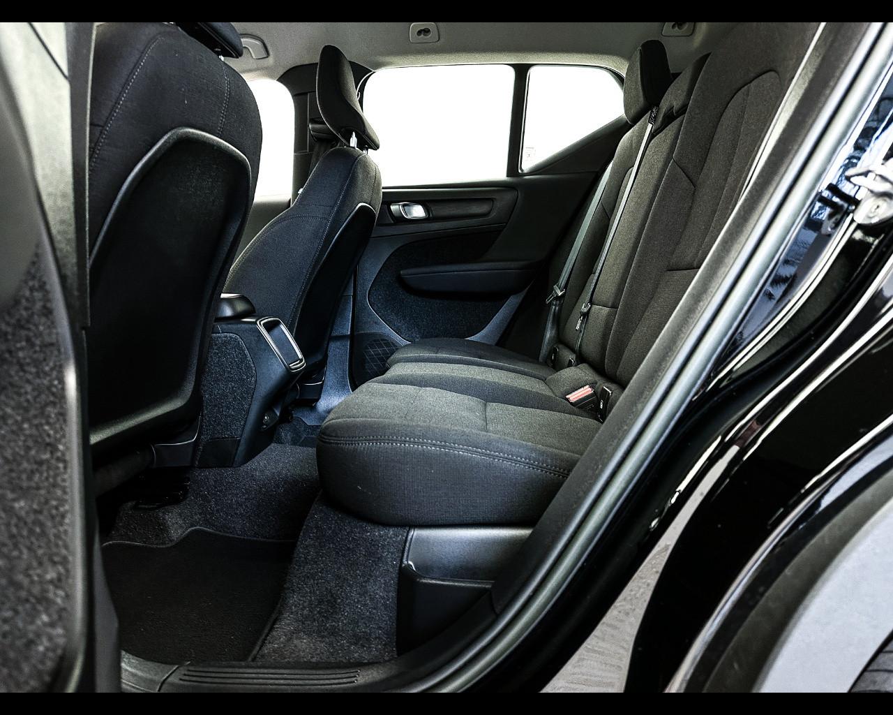 VOLVO XC40 (2017-->) - XC40 T2 Essential