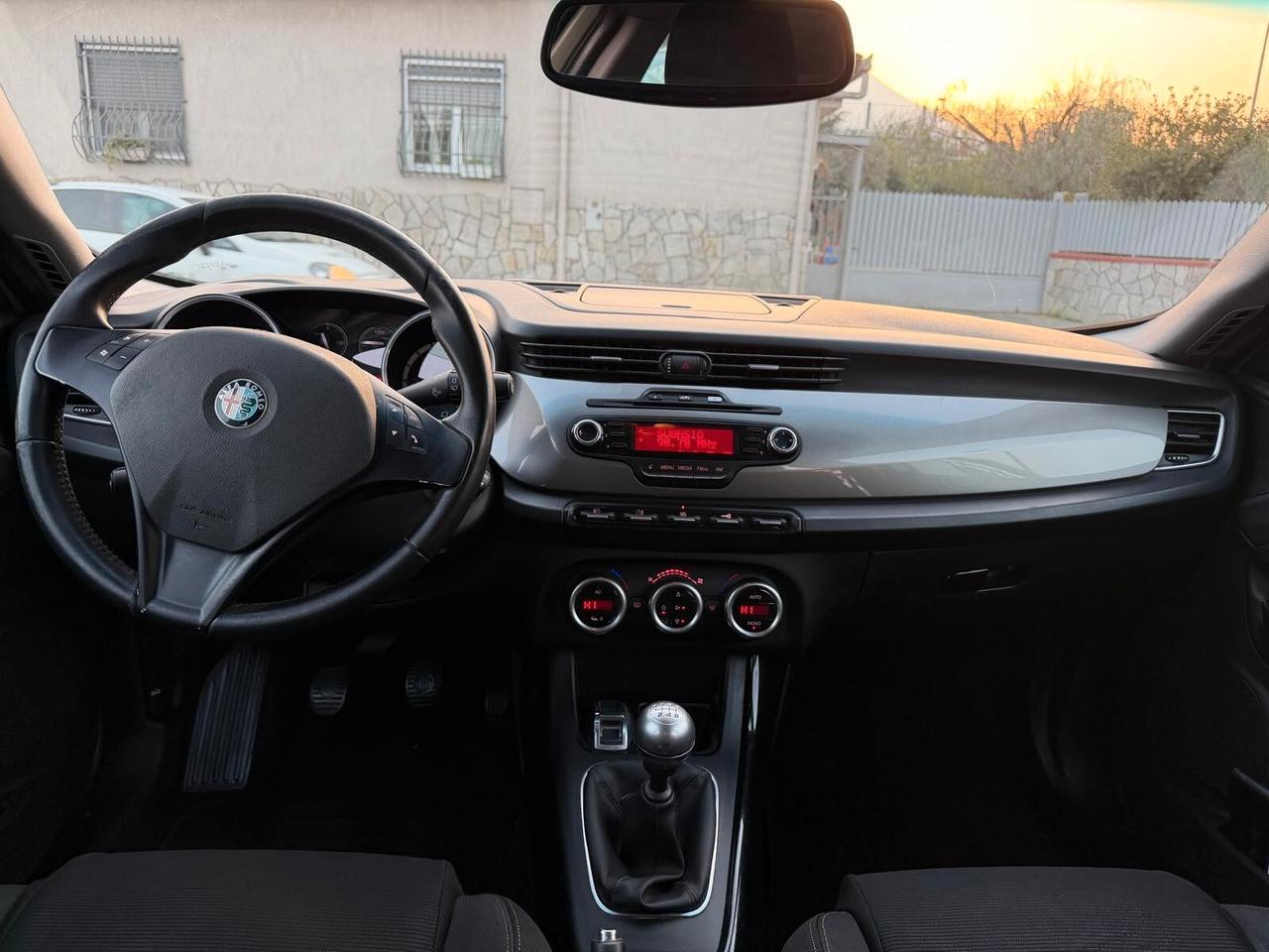Alfa Romeo Giulietta 1.6 JTDm-2 105 CV Distinctive-2010