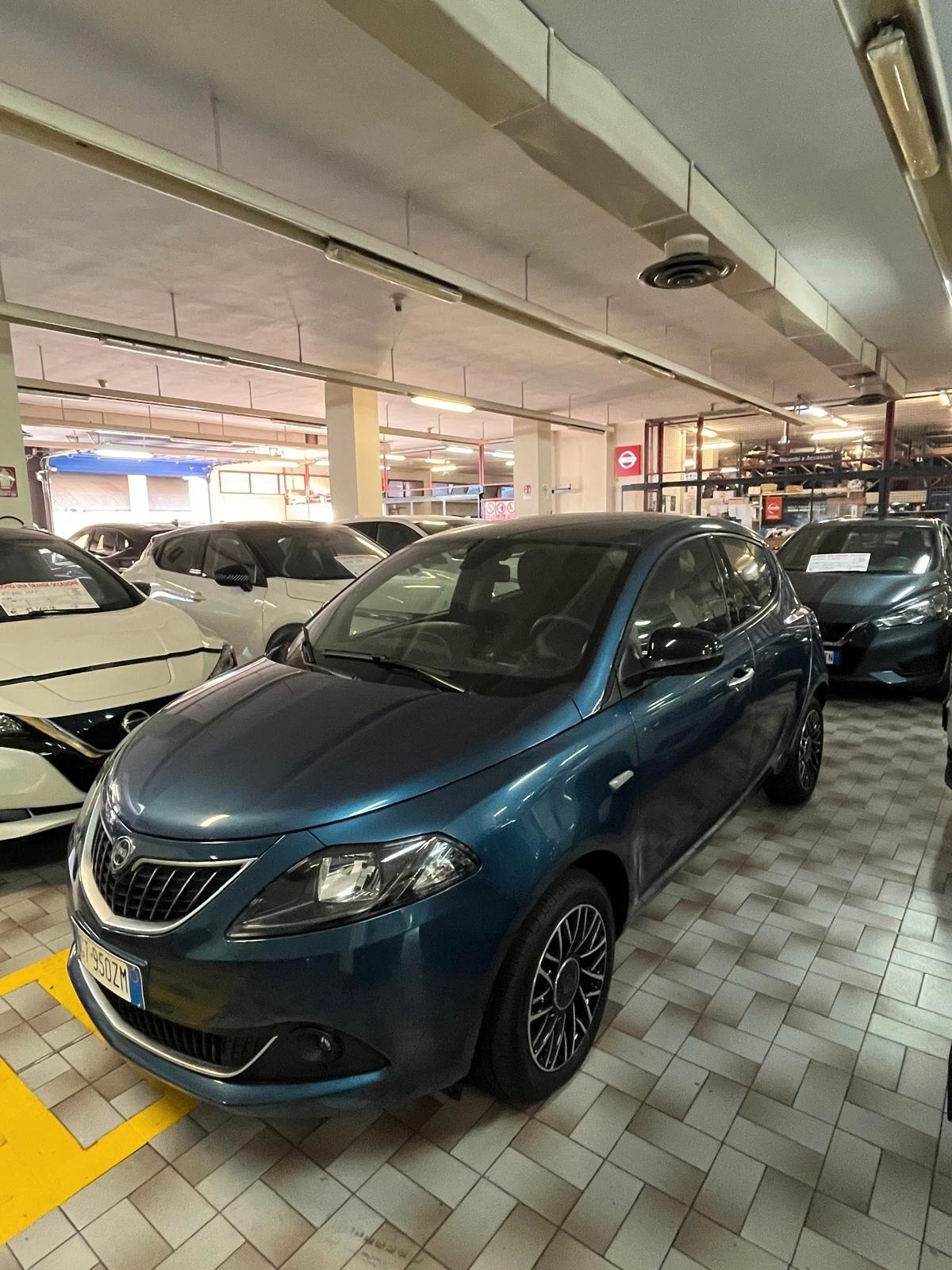 Lancia Ypsilon 1.0 FireFly 5 porte S&S Hybrid Platino