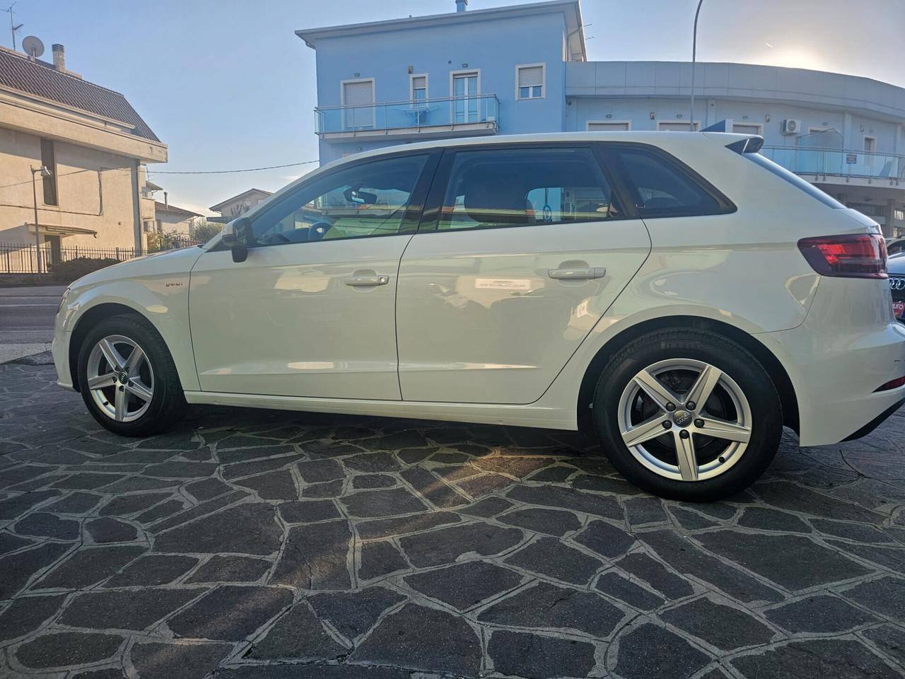 Audi A3 SPB 1.4 TFSI S tronic g-tron Business