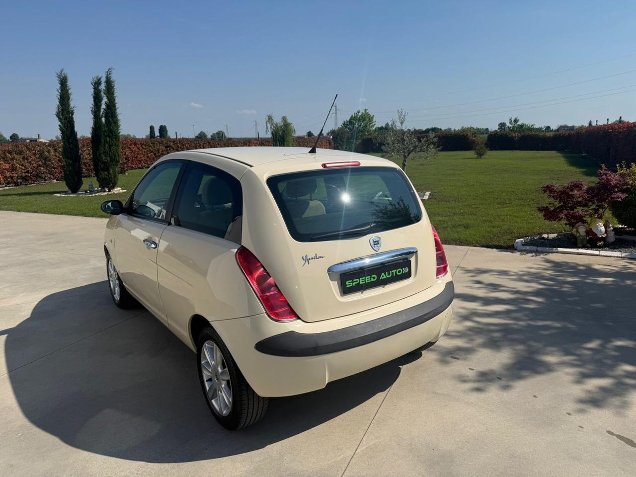 Lancia Ypsilon 1.2 16V Argento
