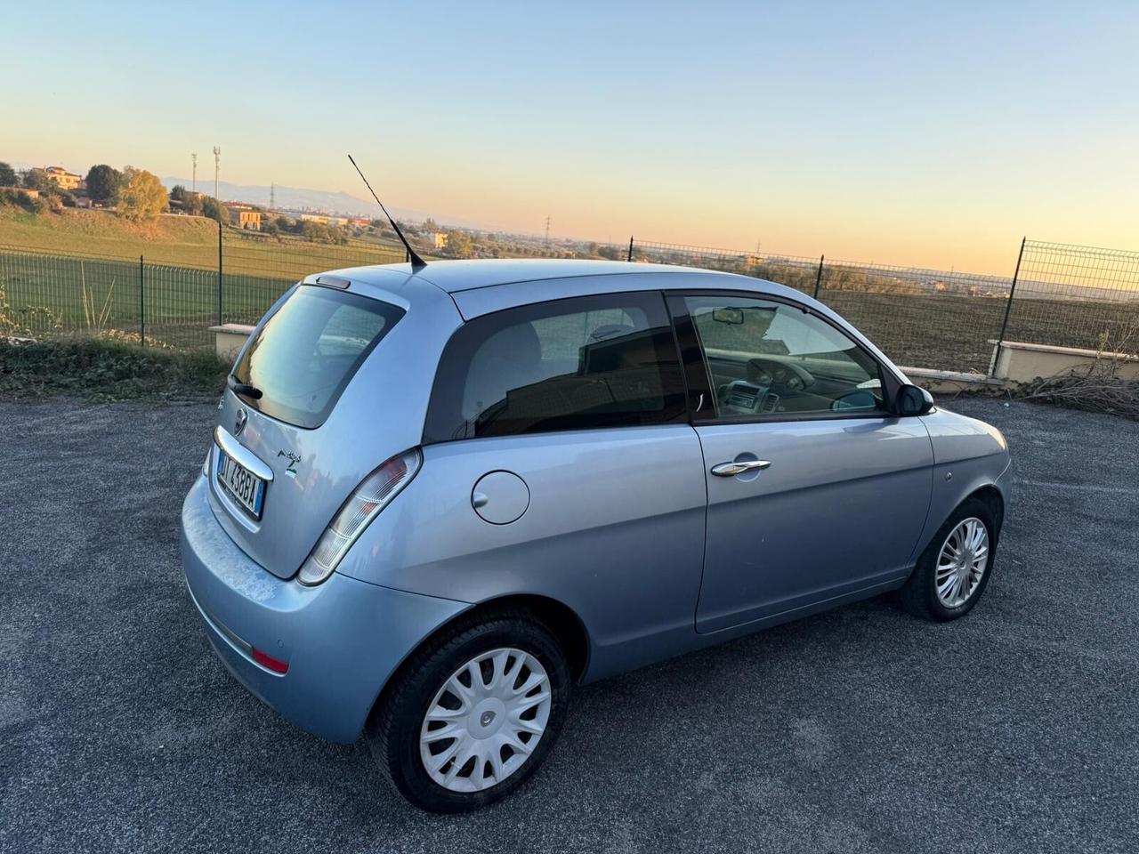 Lancia Ypsilon 1.3 MJT 90 CV Oro