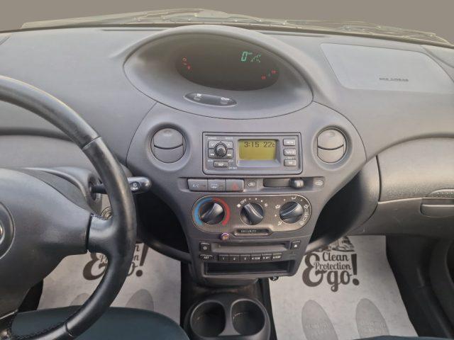 TOYOTA Yaris 1.0i 16V cat 5 porte Sol