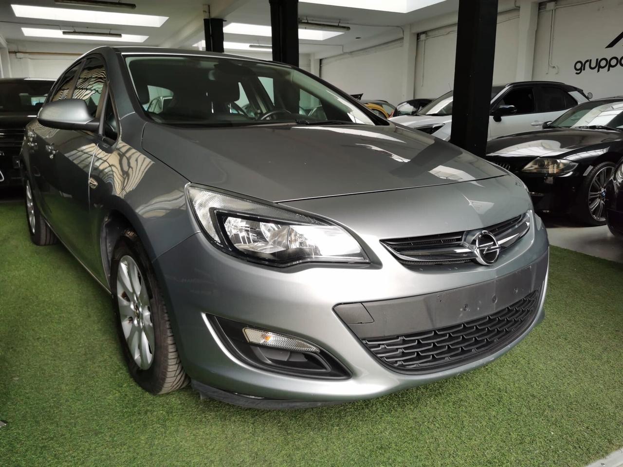 Opel Astra 1.6i 100cv Cosmo GANCIO TRAINO GARANZIA 12 MESI
