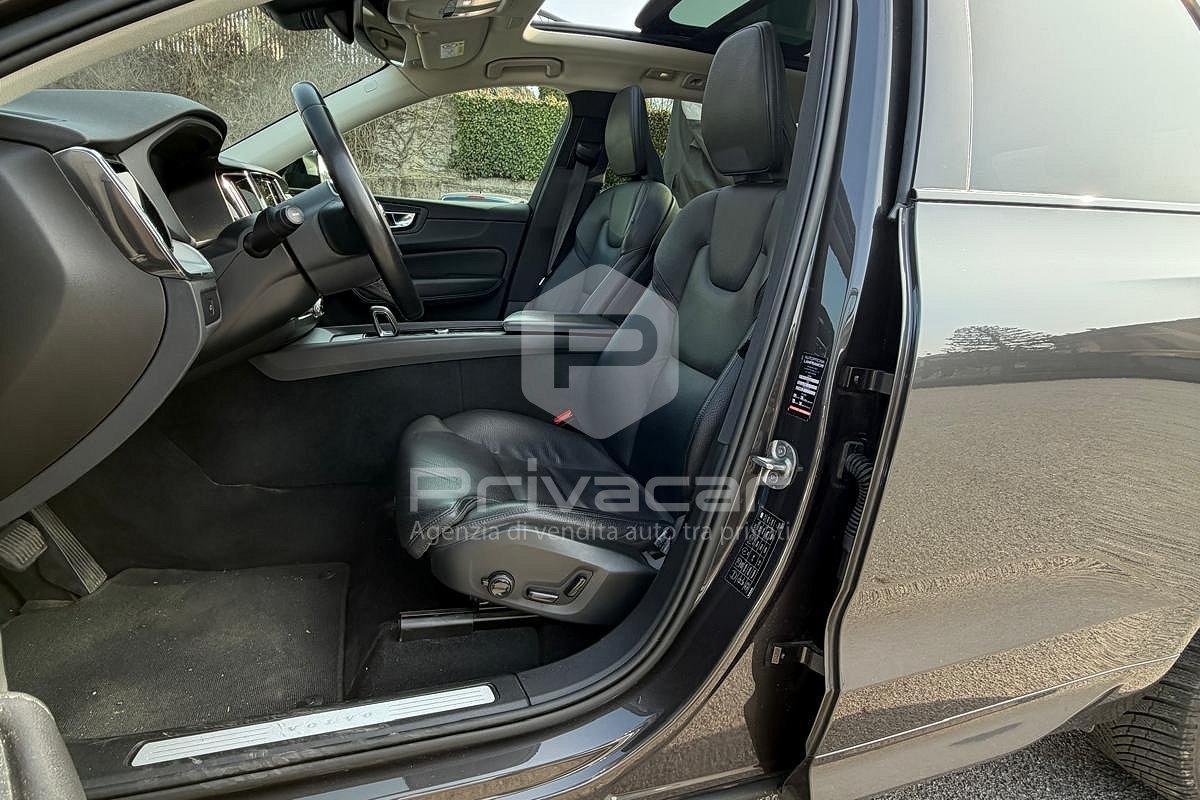 VOLVO XC60 B4 (d) AWD automatico Ultimate Dark N1