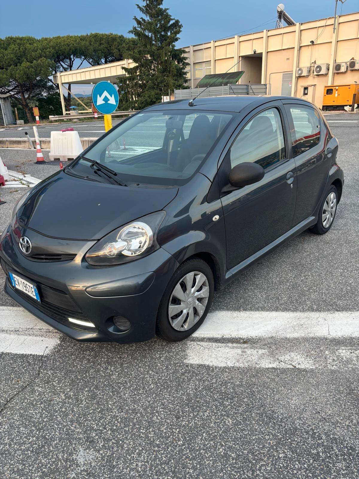 Toyota Aygo 1.0 12V VVT-i 5 porte Active Connect