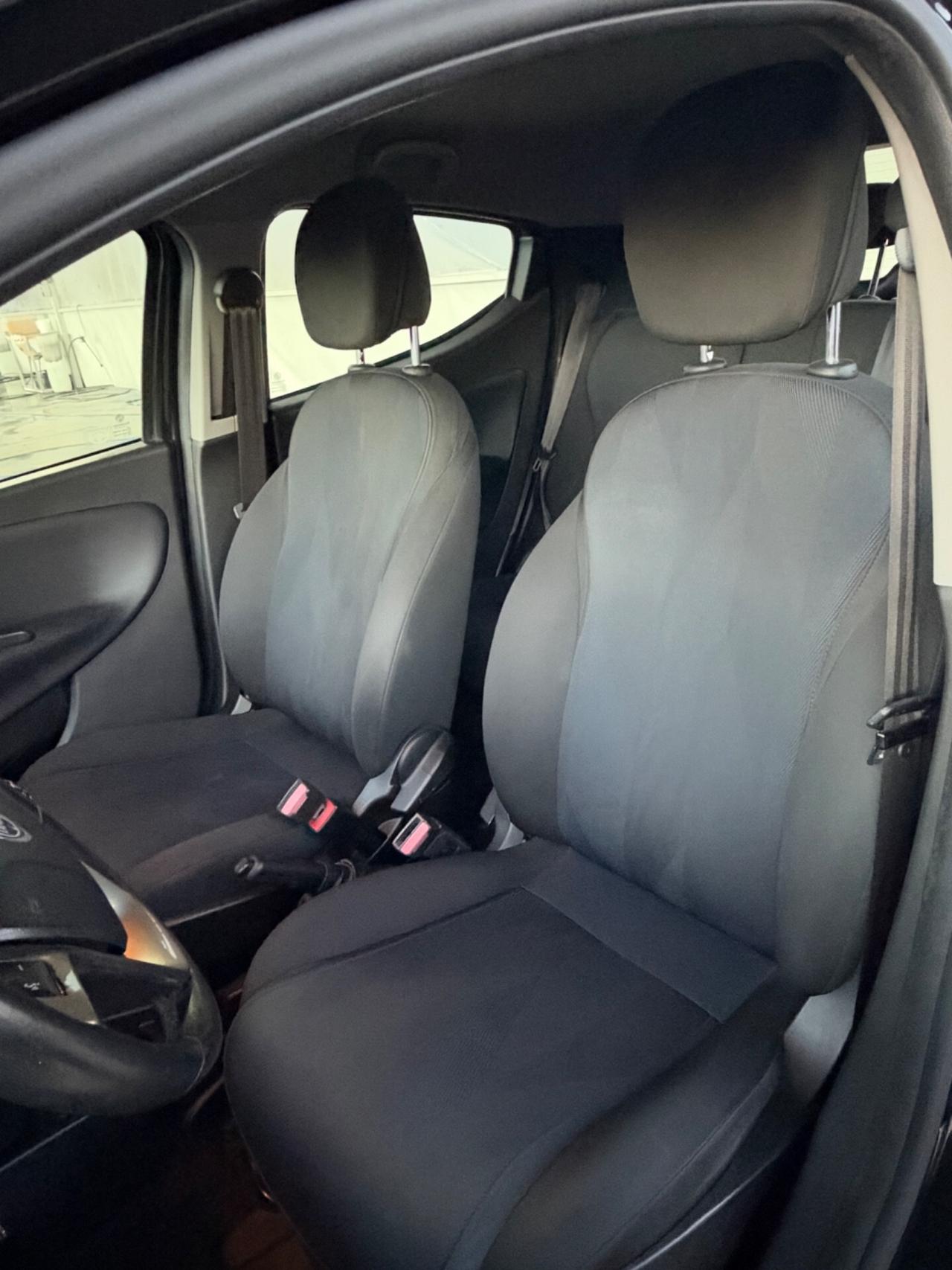 Lancia Ypsilon 1.2 69 CV 5 porte GPL Ecochic Platinum