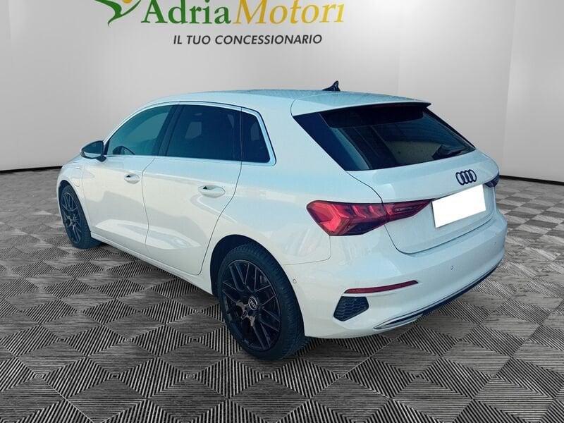 Audi A3 Sportback 40 TFSI e S tronic Business Advanced