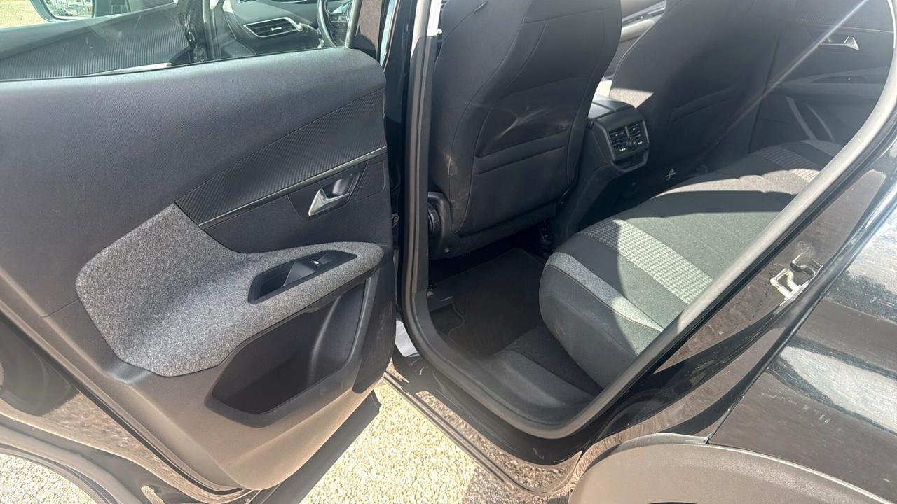 Peugeot 3008 BlueHDi 130 S&S EAT8 Allure