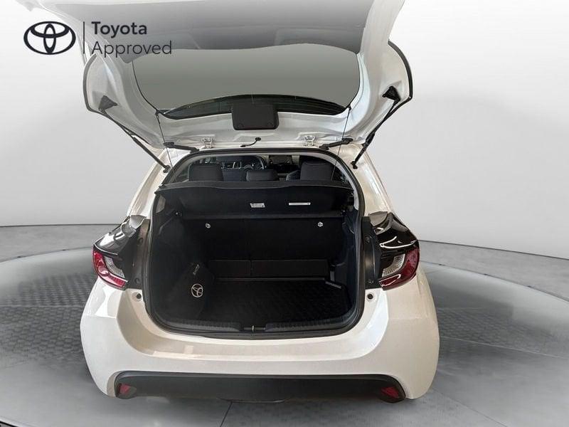 Toyota Yaris Hybrid Active MY22