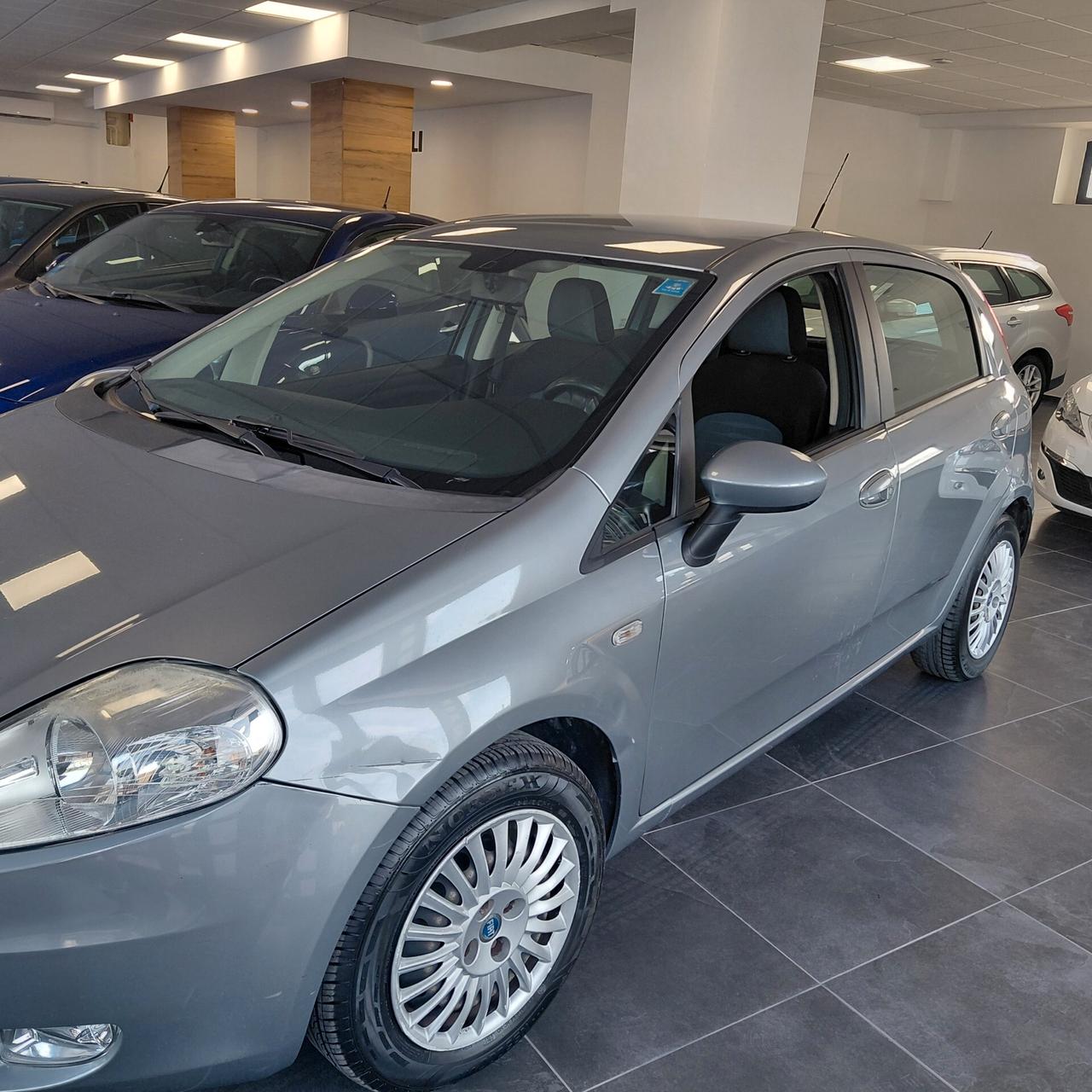 FIAT GRANDE PUNTO ANNO 2006 BZ 1.2 ADATTA NEOPATENTATI KM 189 MILA