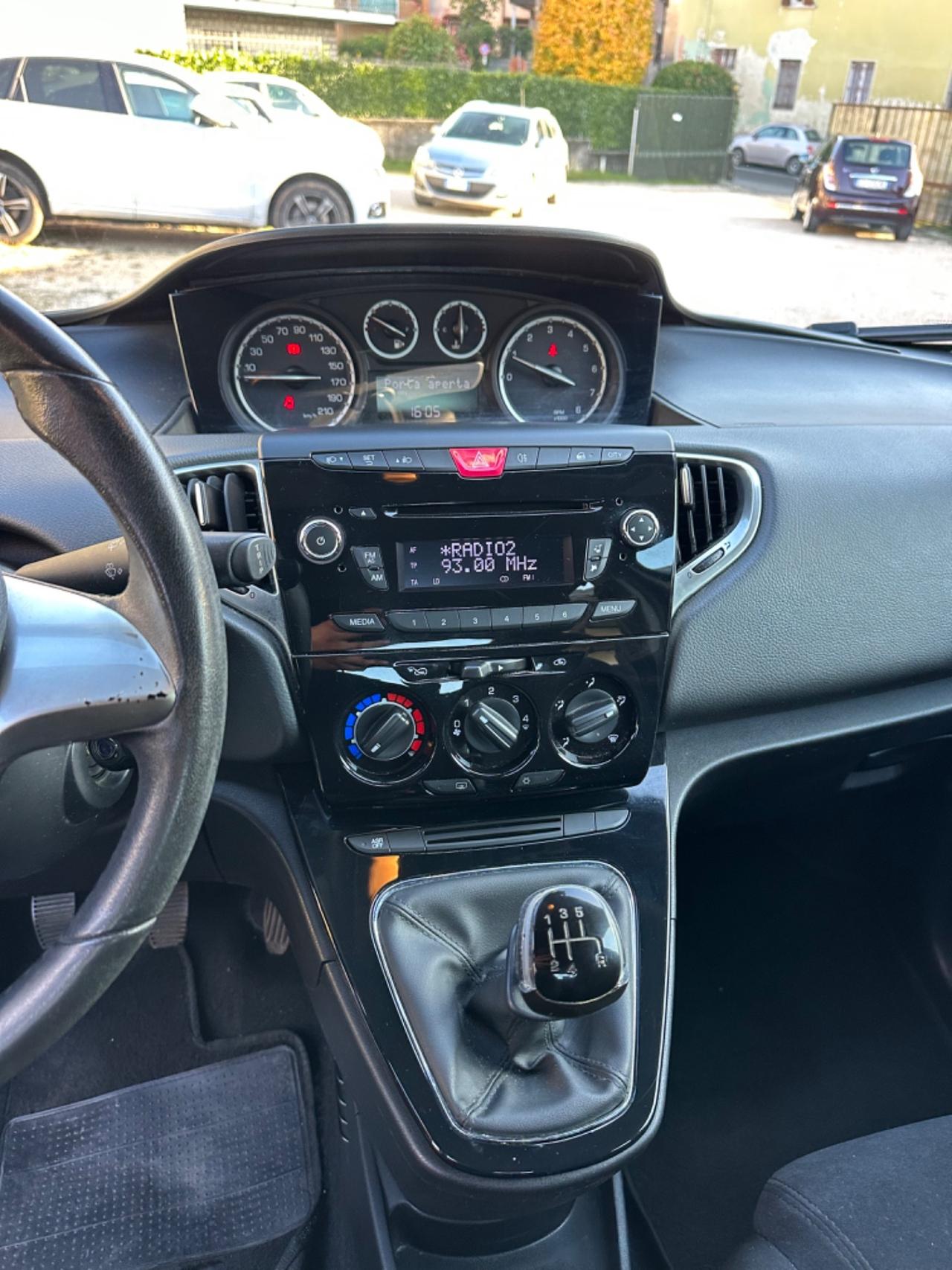 Lancia YPSILON 1.2 69 CV 5P SILVER KMCERT GARANZ UNICOPR