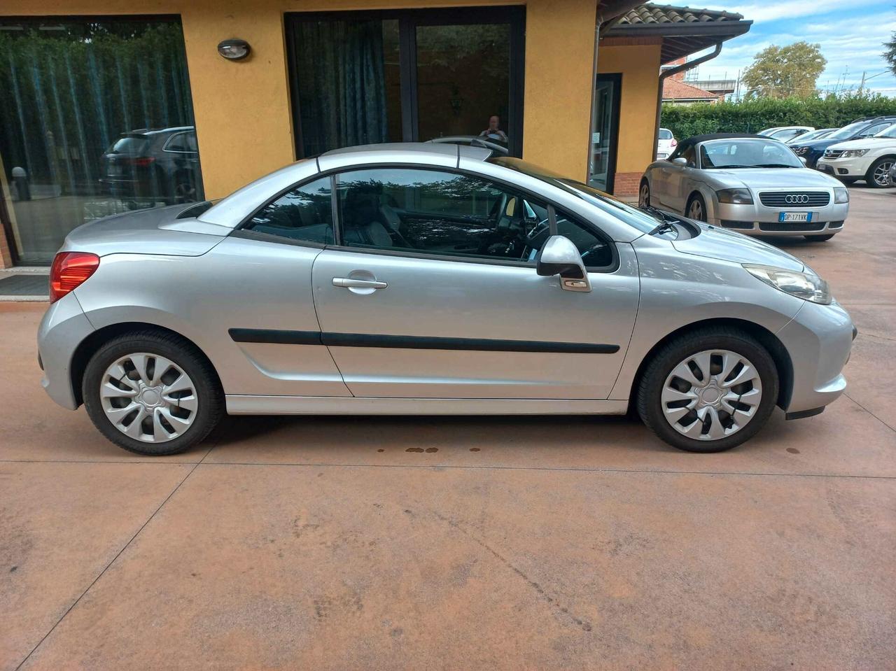 Peugeot 207 1.6 120CV CC Féline