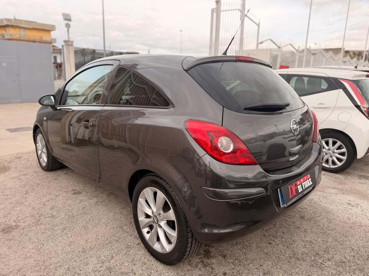 Opel Corsa 1.2 GPL-TECH Di Serie ENJOI