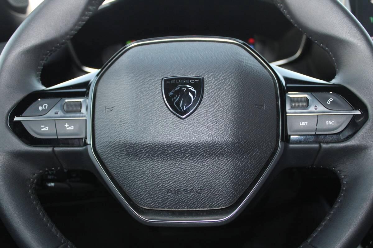 Peugeot 2008 1.2 puretech Allure s&s 100cv Con VIRTUAL COCKPIT