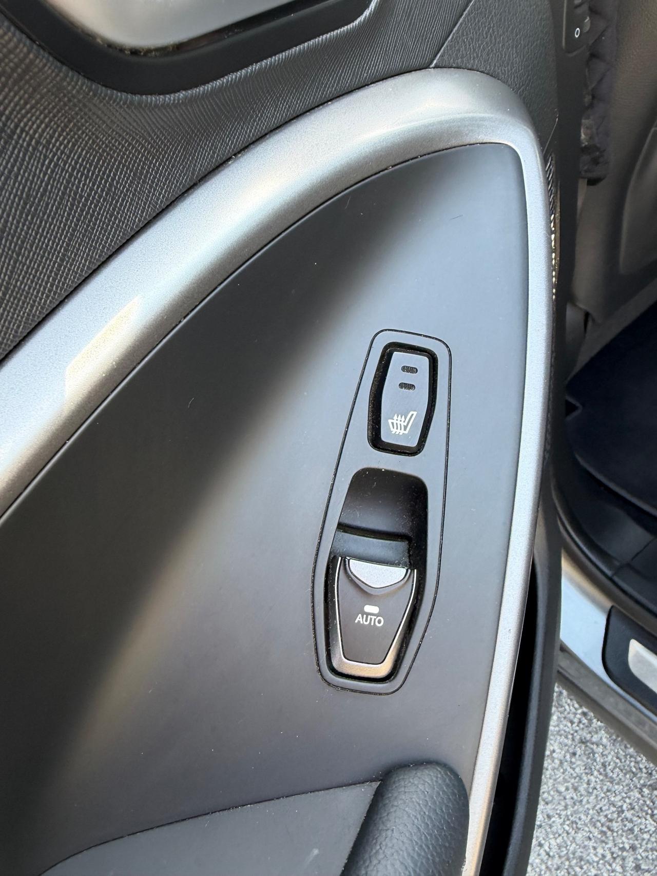 Hyundai Santa Fe .